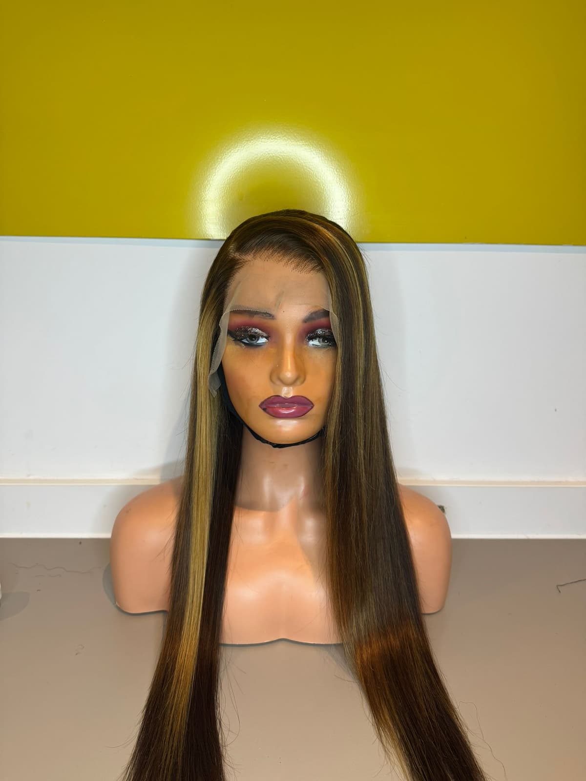 Highlighted straight lace front